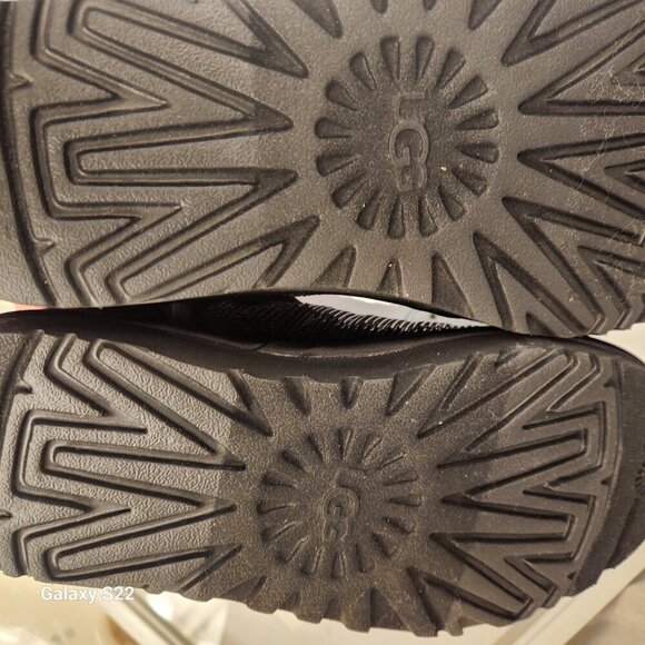 UGG Classic UL Mini Mirror Ball Boots. Black. NIB. Size 6 - Picture 11 of 13